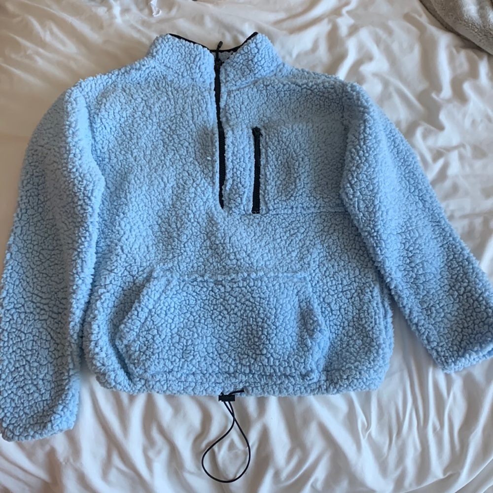 Medium blue puffy sweatshirt